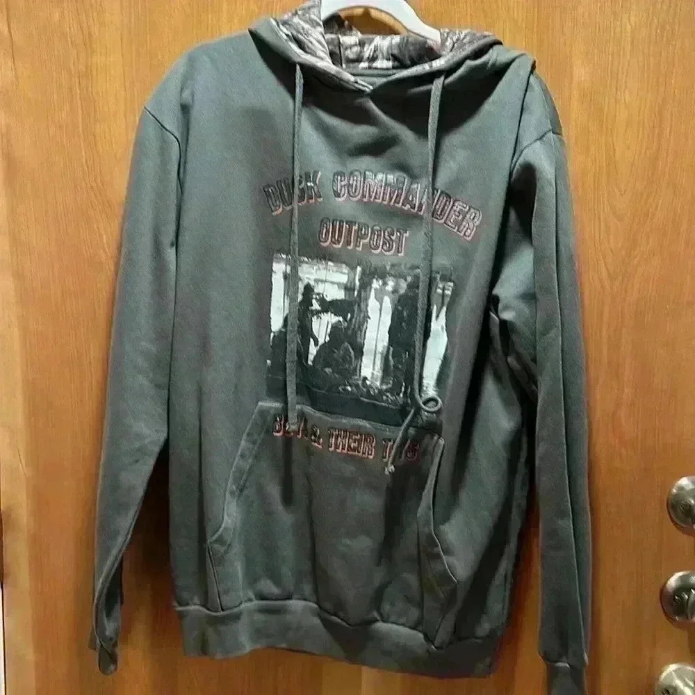 Camouflage duck commander hoodie size large